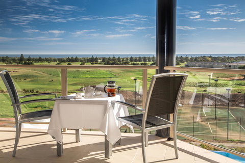 Lady Bay Hotel - Accommodation Resorts 1