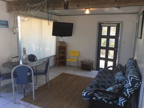 SHAKIN' SHACK - Accommodation Resorts 14