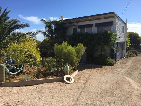 SHAKIN' SHACK - Accommodation Resorts 20