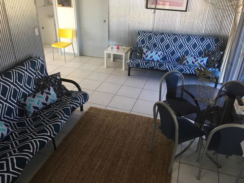 SHAKIN' SHACK - Accommodation Resorts 11