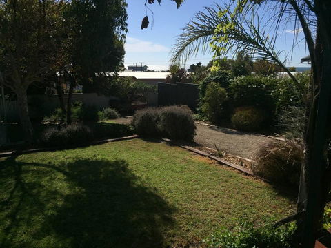 SHAKIN' SHACK - Accommodation Resorts 2