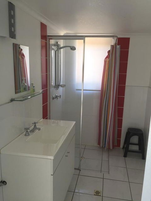 SHAKIN' SHACK - Accommodation Resorts 15