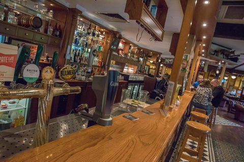 Mick O\'Sheas - Accommodation Resorts 11