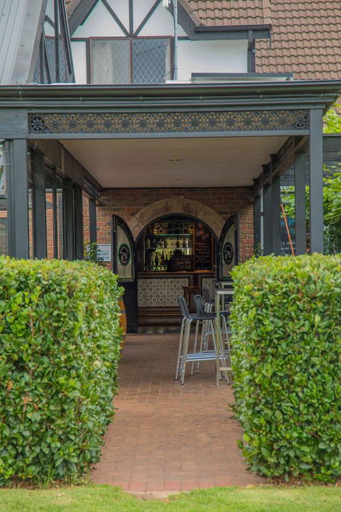 Mick O\'Sheas - Accommodation Resorts 40