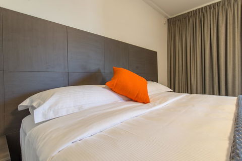 Mick O\'Sheas - Accommodation Resorts 30