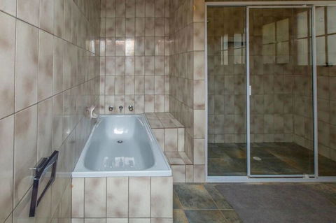 Bimbadeen - Accommodation Resorts 7