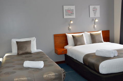 105 On The Park - Accommodation Resorts 11