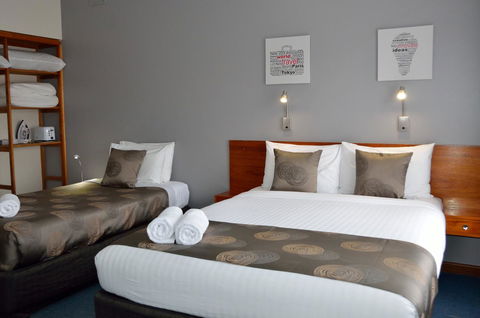 105 On The Park - Accommodation Resorts 7