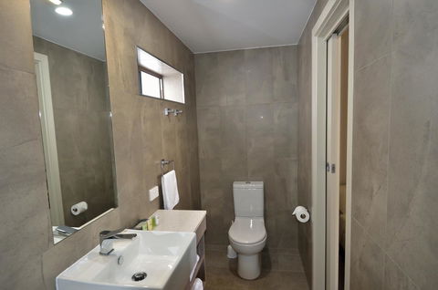 105 On The Park - Accommodation Resorts 13