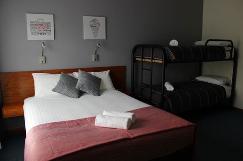 105 On The Park - Accommodation Resorts 4