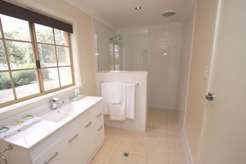 Clare Central - Accommodation Resorts 9