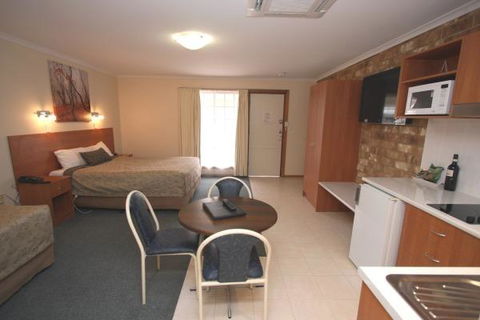Clare Central - Accommodation Resorts 38