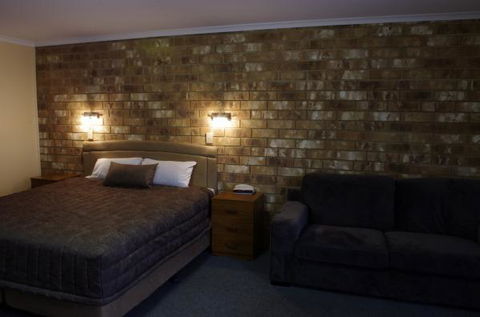 Clare Central - Accommodation Resorts 28