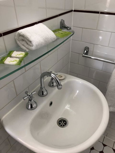 Adelaide Airport Motel - Accommodation Resorts 23