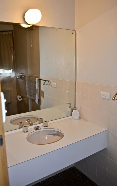Dolphinview - Accommodation Resorts 8