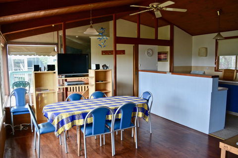 Dolphinview - Accommodation Resorts 3