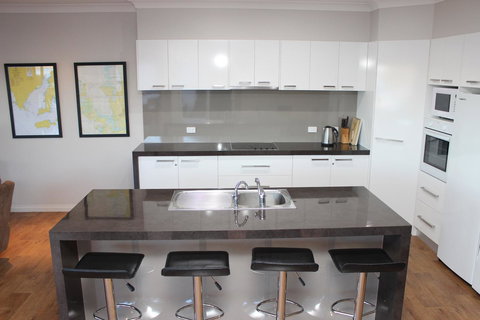 Waterfront On Osprey - Accommodation Resorts 6