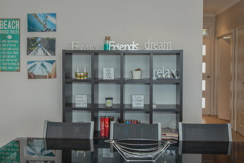 Waterfront On Osprey - Accommodation Resorts 9