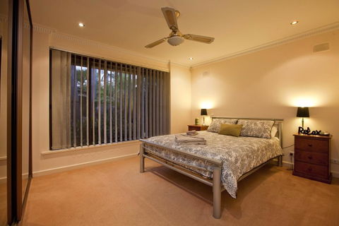 The Palms - Accommodation Resorts 16