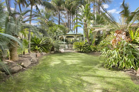 The Palms - Accommodation Resorts 8