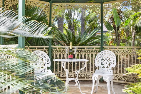 The Palms - Accommodation Resorts 9