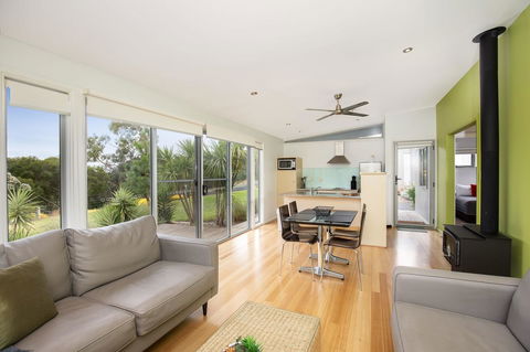 Blue Lake Holiday Park - Accommodation Resorts 37