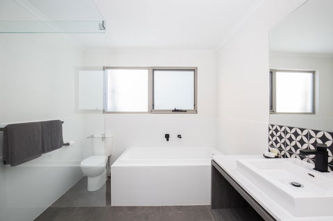 Blue Lake Holiday Park - Accommodation Resorts 26