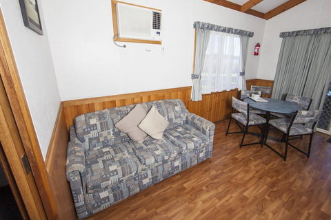 Lakeside Tourist Park - Accommodation Resorts 6