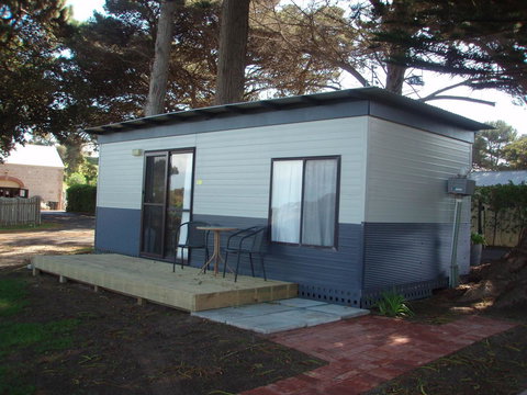 Lakeside Tourist Park - Accommodation Resorts 10