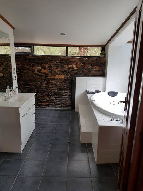 William Hunt's Retreat - Cypress Studio - Accommodation Resorts 4
