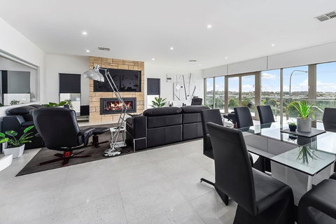 KENNEDY EXECUTIVE TOWNHOUSE - Accommodation Resorts 19