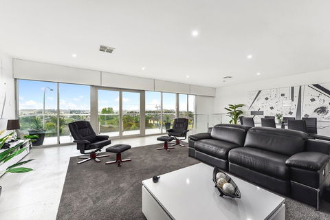 KENNEDY EXECUTIVE TOWNHOUSE - Accommodation Resorts 13