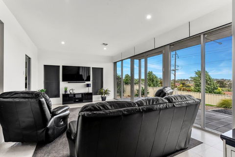 KENNEDY EXECUTIVE TOWNHOUSE - Accommodation Resorts 14