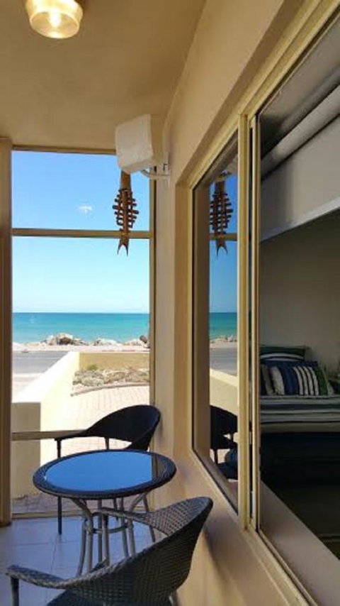Acaill Accommodation Esplanade Living Self Check-In Self Check-Out - Accommodation Resorts 18