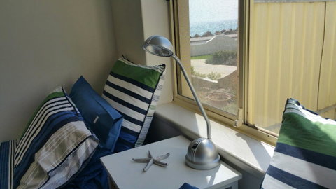 Acaill Accommodation Esplanade Living Self Check-In Self Check-Out - Accommodation Resorts 20