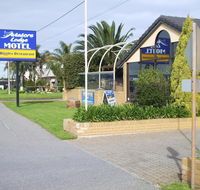 Aviators Lodge - Accommodation Resorts