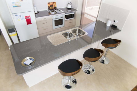 Brock's Base - Accommodation Resorts 4