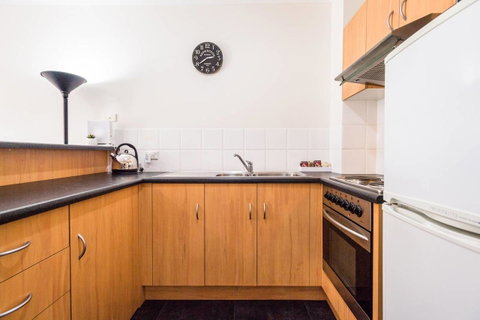 Executive 3 Bedroom Apartment + Internet + Parking - Accommodation Resorts 29