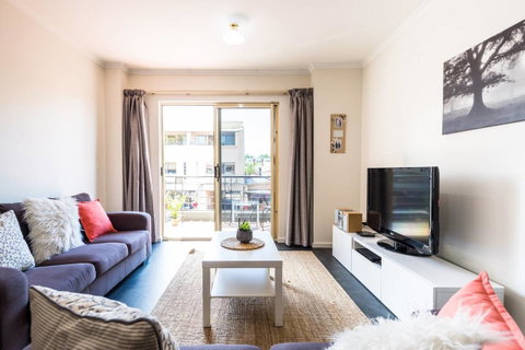 Executive 3 Bedroom Apartment + Internet + Parking - Accommodation Resorts 2