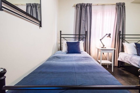 Executive 3 Bedroom Apartment + Internet + Parking - Accommodation Resorts 22