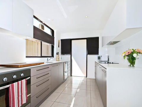 Pearl By The Sea - Accommodation Resorts 3