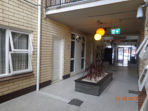 Adelaide Backpackers And Travellers Inn - Accommodation Resorts 17