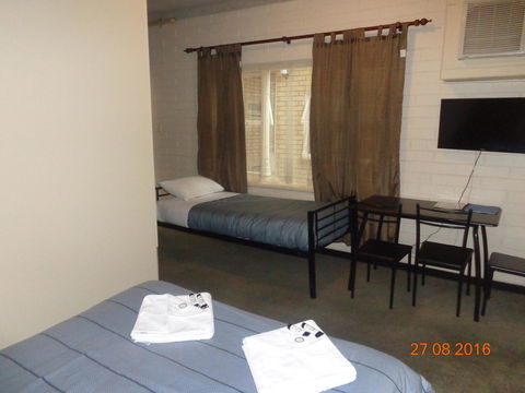 Adelaide Backpackers And Travellers Inn - Accommodation Resorts 14
