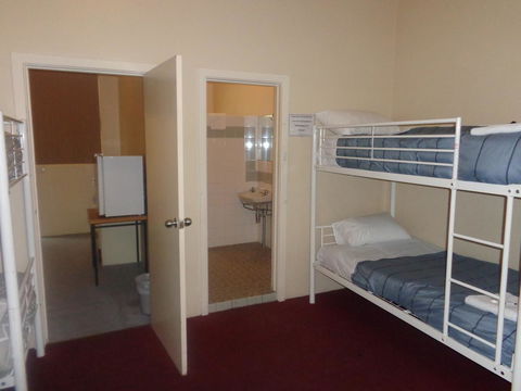 Adelaide Backpackers And Travellers Inn - Accommodation Resorts 4
