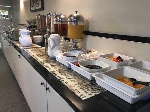 Cattlemans Country Motor Inn & Serviced Apartments - Accommodation Resorts 4