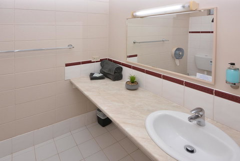 Motel Poinsettia - Accommodation Resorts 11