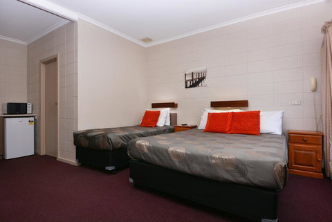 Motel Poinsettia - Accommodation Resorts 4