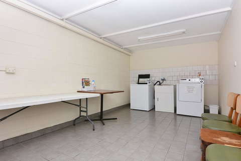 Motel Poinsettia - Accommodation Resorts 8