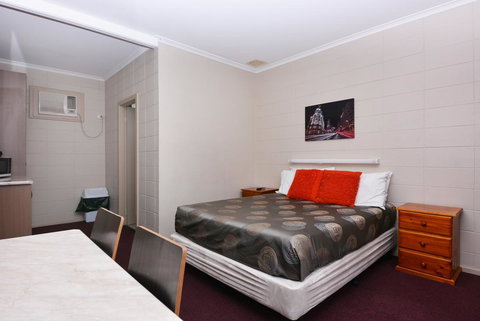 Motel Poinsettia - Accommodation Resorts 14