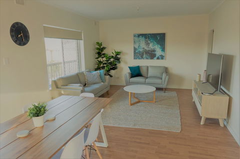 Henley Beach South, Amazing Views, Huge Private Balcony! - Accommodation Resorts 5